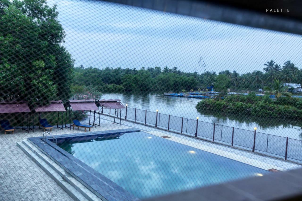 Отель Grand Ayur Island Perumbalam Экстерьер фото